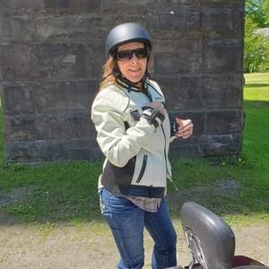 Meet your Posher, Lorie